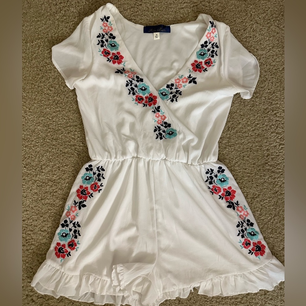 Francesca’s romper brand new w/o tag size medium